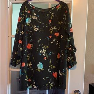 Worthington Beautiful flowy blouse